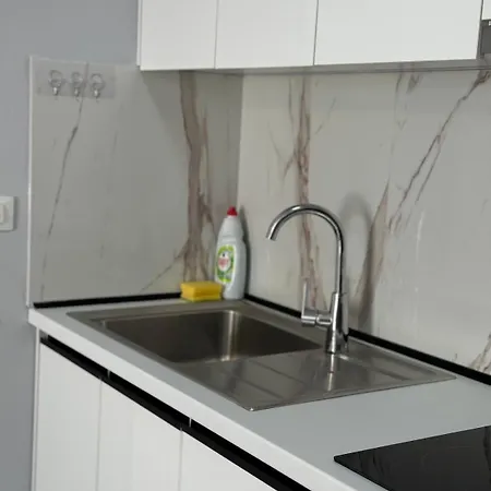 L&r Nest Apartment Tirana